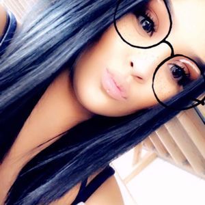 Meet your Posher, Marissa